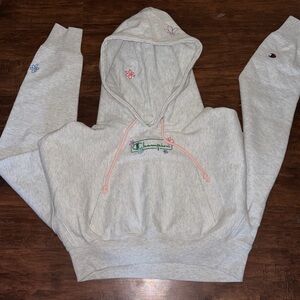 Champion Hoodie  &. Collaboration with Designer Susan Alexandra Cropped Top Med